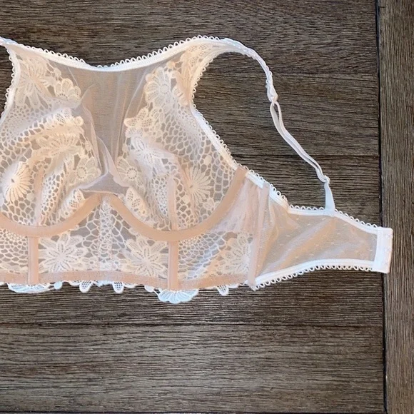 Victoria’s Secret Dream Angels High Neck Embroidered Unlined Underwire - Picture 10 of 10